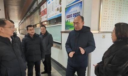 副校长孟晓军检查指导寒假前校园 安全工作